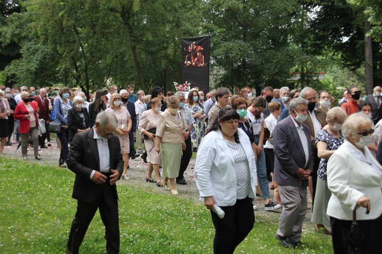 Tarnobrzeg. Procesja w parafii ojcow dominikanów