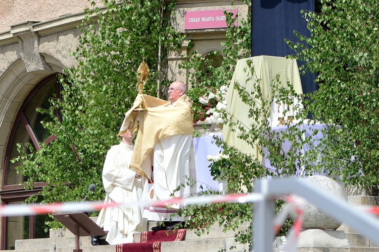 Olsztyn. Centralna procesja Bożego Ciała