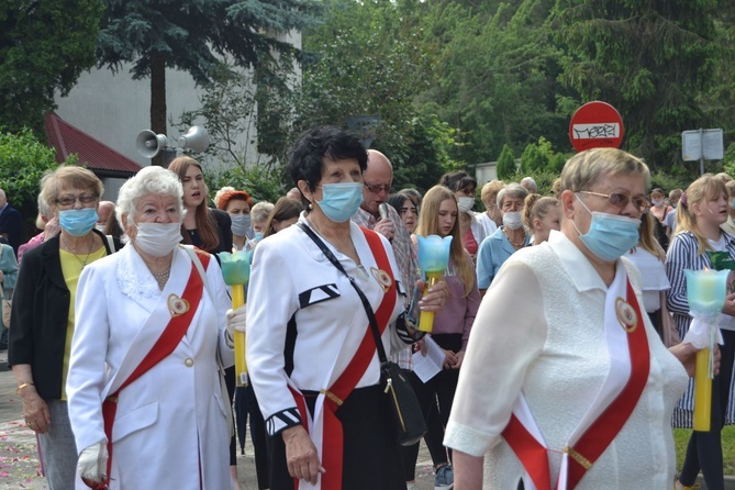 Tarnobrzeg. Procesja w parafii Chrystusa Króla