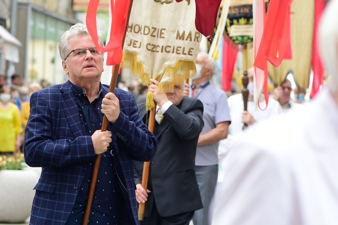 Olsztyn. Centralna procesja Bożego Ciała