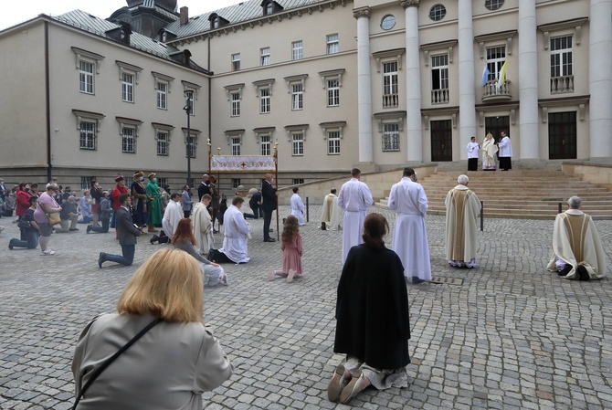 Uroczystości Bożego Ciała w katowickiej katedrze.