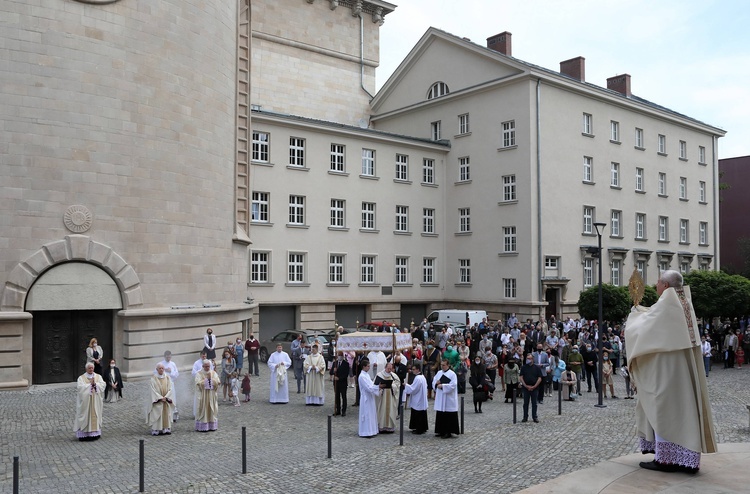 Uroczystości Bożego Ciała w katowickiej katedrze.