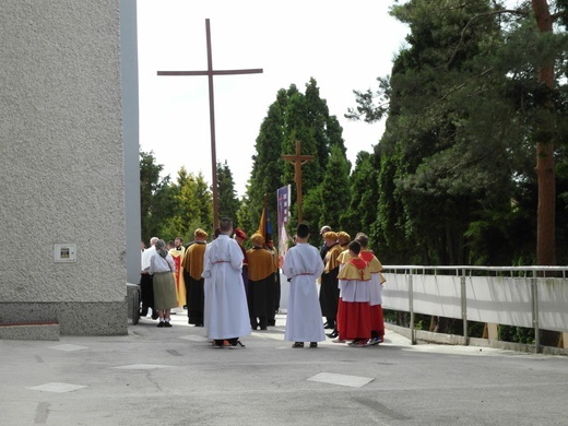 Tarnobrzeg. Procesja w parafii MBNP