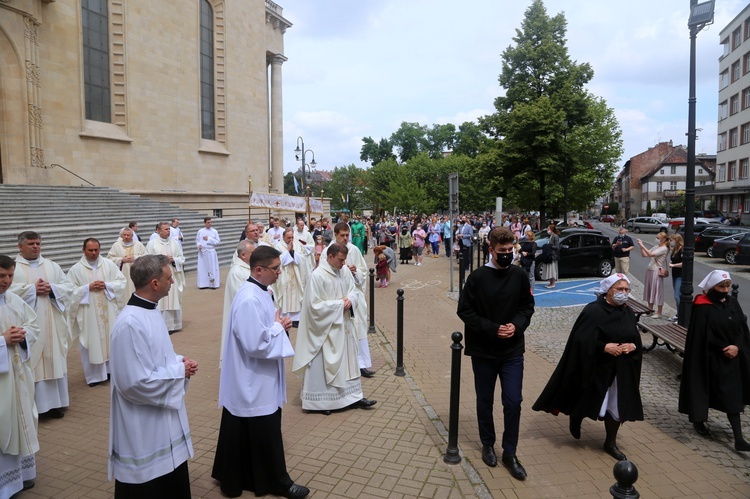 Uroczystości Bożego Ciała w katowickiej katedrze cz. 2