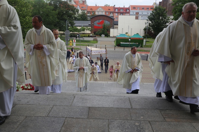 Uroczystości Bożego Ciała w katowickiej katedrze cz. 2