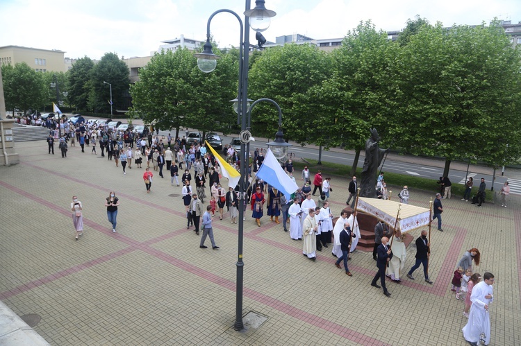 Uroczystości Bożego Ciała w katowickiej katedrze cz. 2