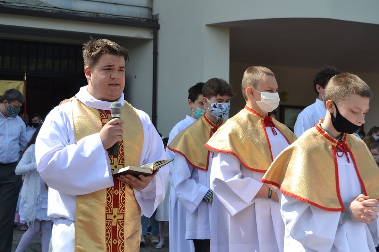 Tarnobrzeg. Procesja w parafii św. Barbary