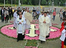 W tych kwiatach jest miłość do Kościoła i Jezusa