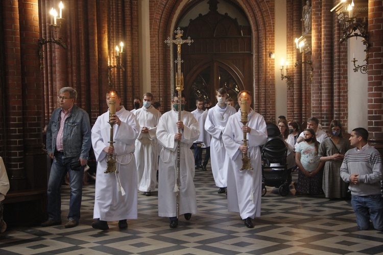 Procesja eucharystyczna w tym roku odbyła się tylko w świątyni.