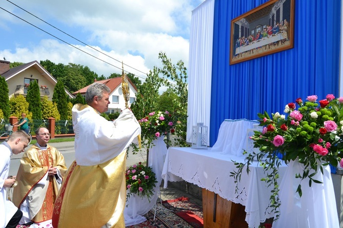 Tarnobrzeg. Procesja w parafii św. Marii Magdaleny