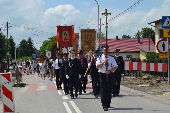 Tarnobrzeg. Procesja w parafii św. Marii Magdaleny