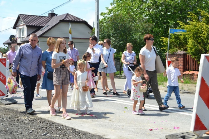 Tarnobrzeg. Procesja w parafii św. Marii Magdaleny