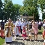 Tarnobrzeg. Procesja w parafii św. Marii Magdaleny