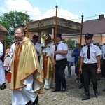 Tarnobrzeg. Procesja w parafii św. Marii Magdaleny