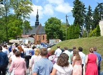 Tarnobrzeg. Procesja w parafii św. Marii Magdaleny