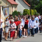 Tarnobrzeg. Procesja w parafii Matki Bożej Częstochowskiej