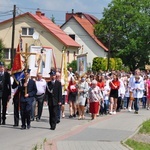 Tarnobrzeg. Procesja w parafii Matki Bożej Częstochowskiej