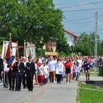 Tarnobrzeg. Procesja w parafii Matki Bożej Częstochowskiej