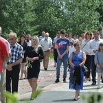 Tarnobrzeg. Procesja w parafii Matki Bożej Częstochowskiej