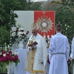 Tarnobrzeg. Procesja w parafii Matki Bożej Częstochowskiej