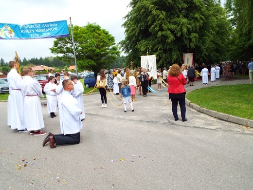 Uroczystość Bożego Ciała w Puszczy Mariańskiej