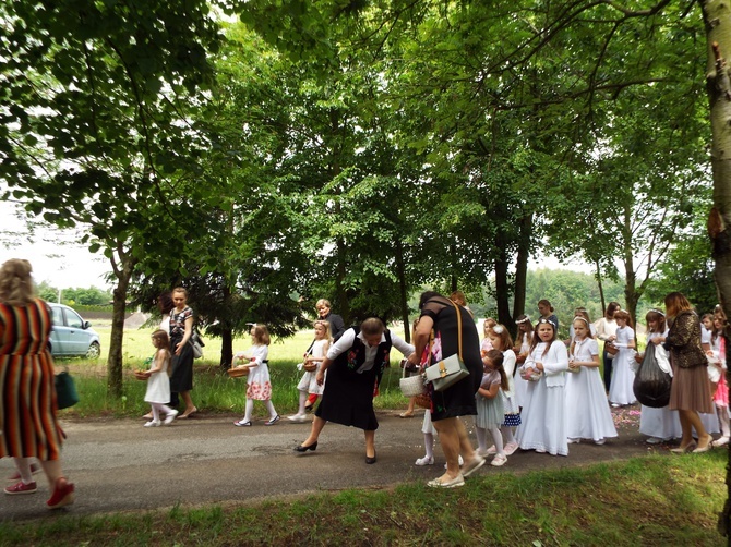 Uroczystość Bożego Ciała w Puszczy Mariańskiej