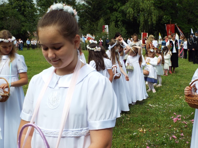 Uroczystość Bożego Ciała w Puszczy Mariańskiej