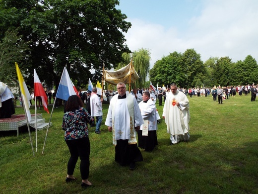 Uroczystość Bożego Ciała w Puszczy Mariańskiej