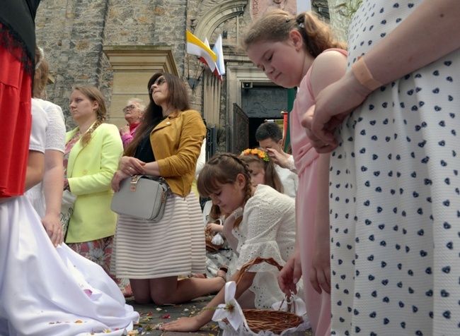 Procesja Bożego Ciała w opoczyńskiej parafii św. Bartłomieja