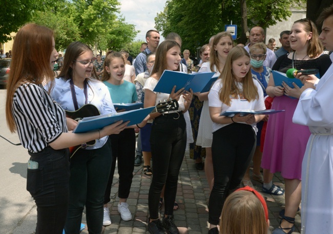 Procesja Bożego Ciała w opoczyńskiej parafii św. Bartłomieja