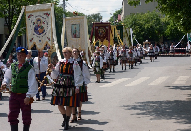 Procesja Bożego Ciała w opoczyńskiej parafii św. Bartłomieja