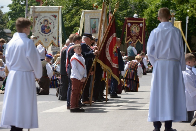 Procesja Bożego Ciała w opoczyńskiej parafii św. Bartłomieja