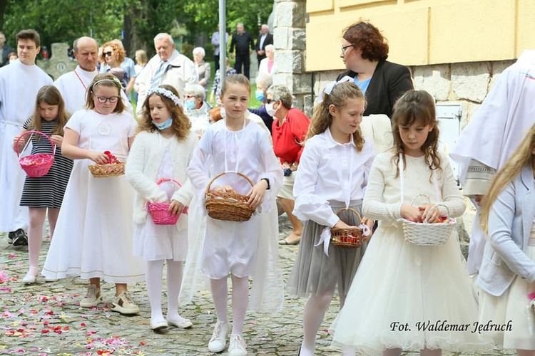 Strzegom. Parafia pw. Zbawiciela Świata i MB Szkaplerznej