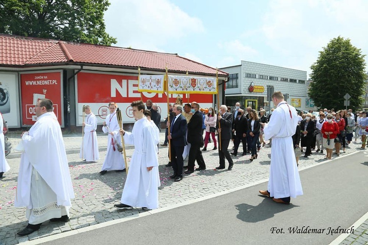 Strzegom. Parafia pw. Zbawiciela Świata i MB Szkaplerznej