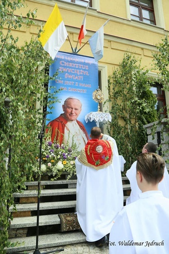 Strzegom. Parafia pw. Zbawiciela Świata i MB Szkaplerznej
