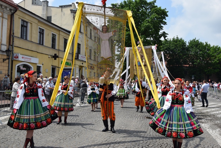 Boże Ciało w Łowiczu - procesja