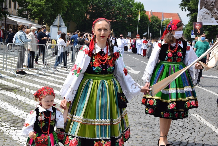 Boże Ciało w Łowiczu - procesja
