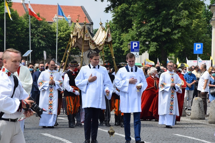 Boże Ciało w Łowiczu - procesja