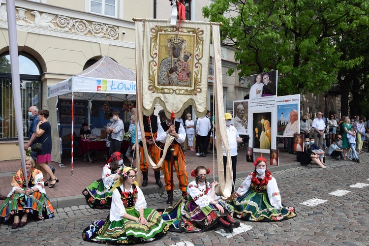 Boże Ciało w Łowiczu - procesja