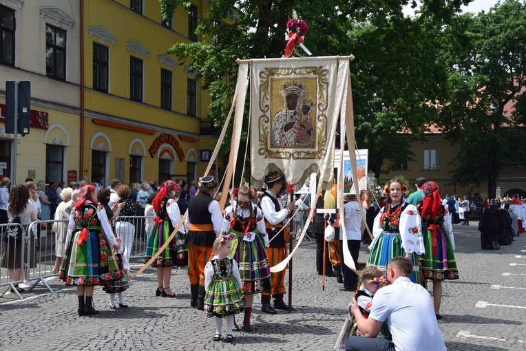 Boże Ciało w Łowiczu - procesja