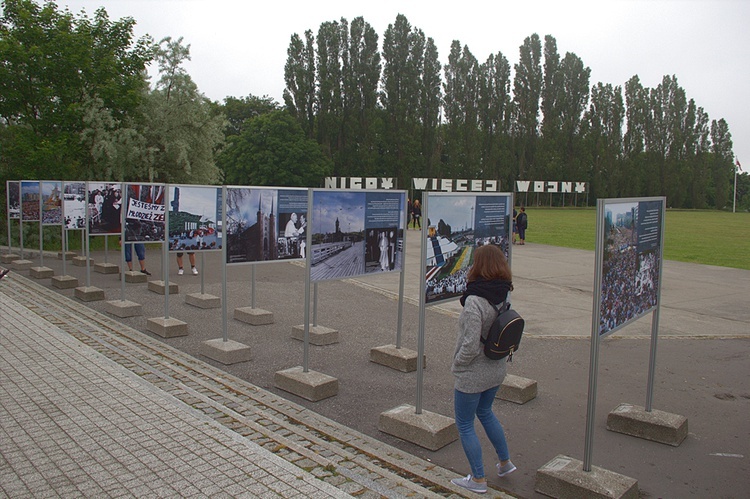 Otwarcie papieskiej wystawy na Westerplatte