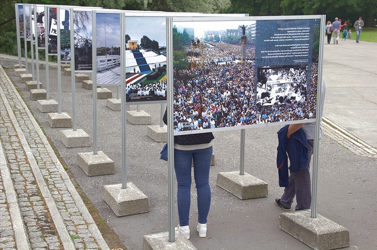 Otwarcie papieskiej wystawy na Westerplatte