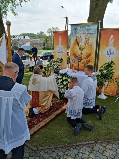 Woźniki. Boże Ciało w parafii św. Michała Archanioła