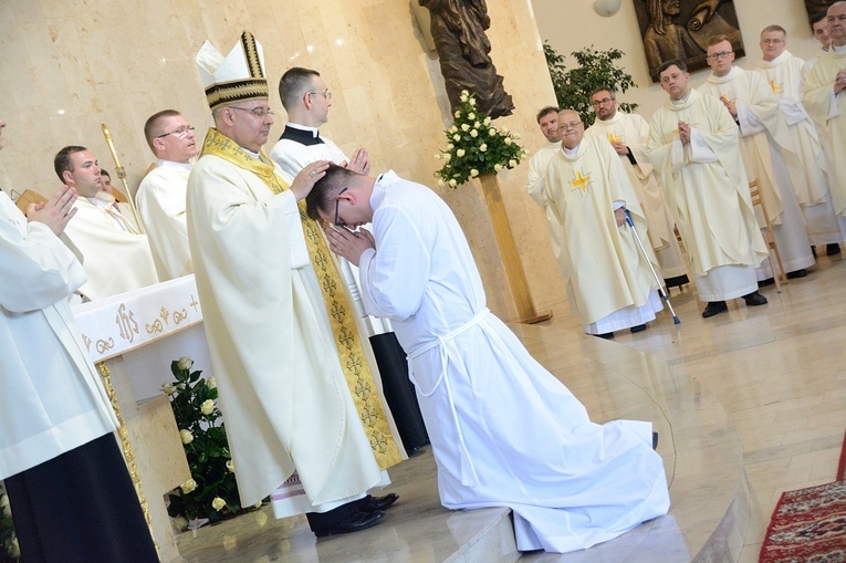 Święcenia diakonatu