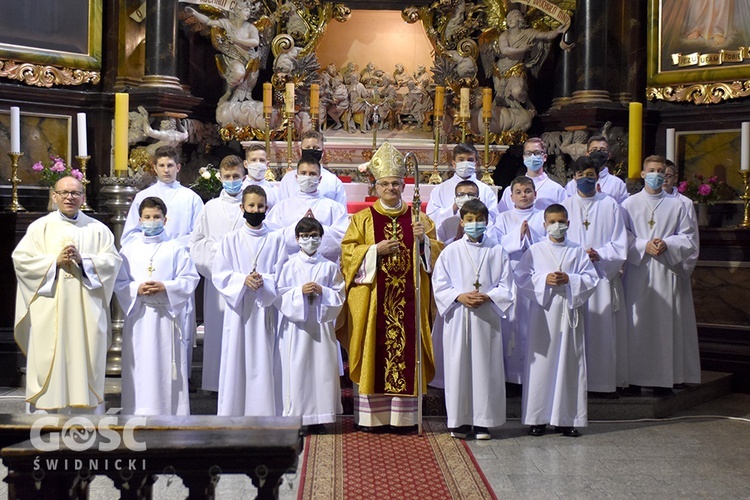 Promocja nowych lektorów i ceremoniarzy w diecezji świdnickiej