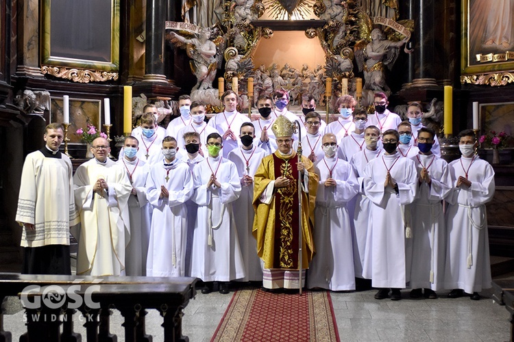 Promocja nowych lektorów i ceremoniarzy w diecezji świdnickiej