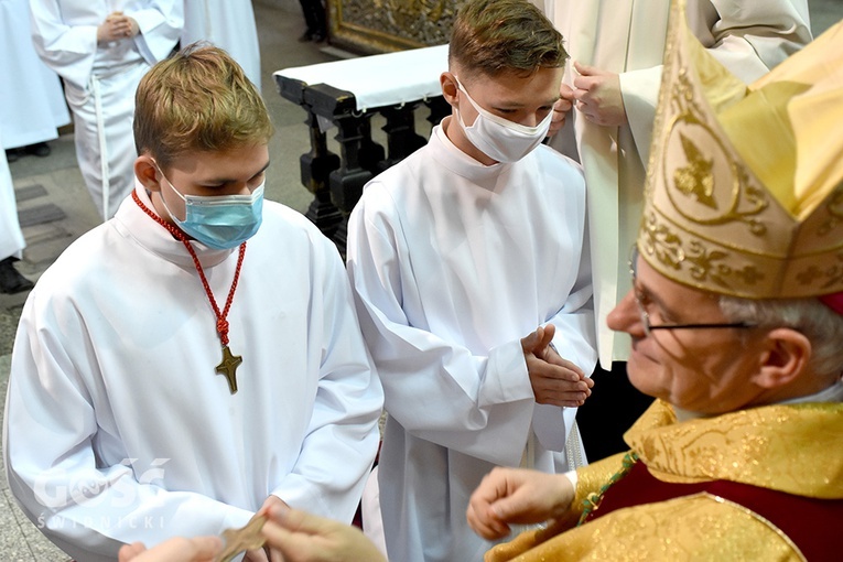 Promocja nowych lektorów i ceremoniarzy w diecezji świdnickiej
