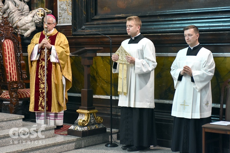 Promocja nowych lektorów i ceremoniarzy w diecezji świdnickiej