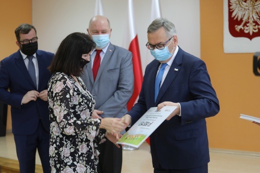 Promesy funduszy na programy dla seniorów na Podbeskidziu