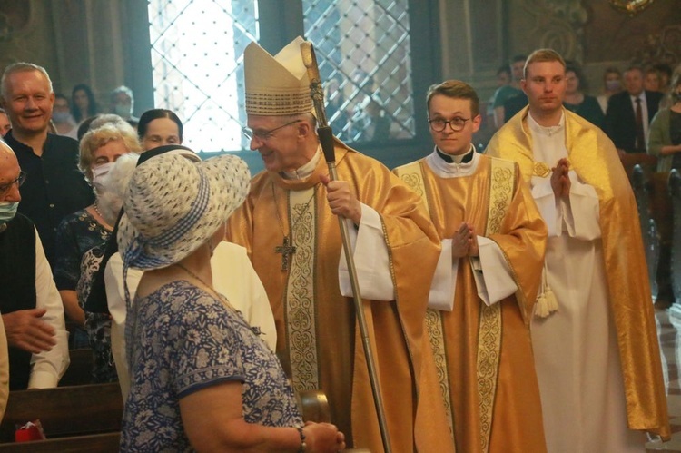 Bp Mieczysław Cisło wpisał się w życie wielu osób przez swoją posługę.